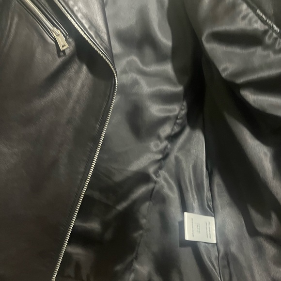 Leather jacket - Picture 3 of 8